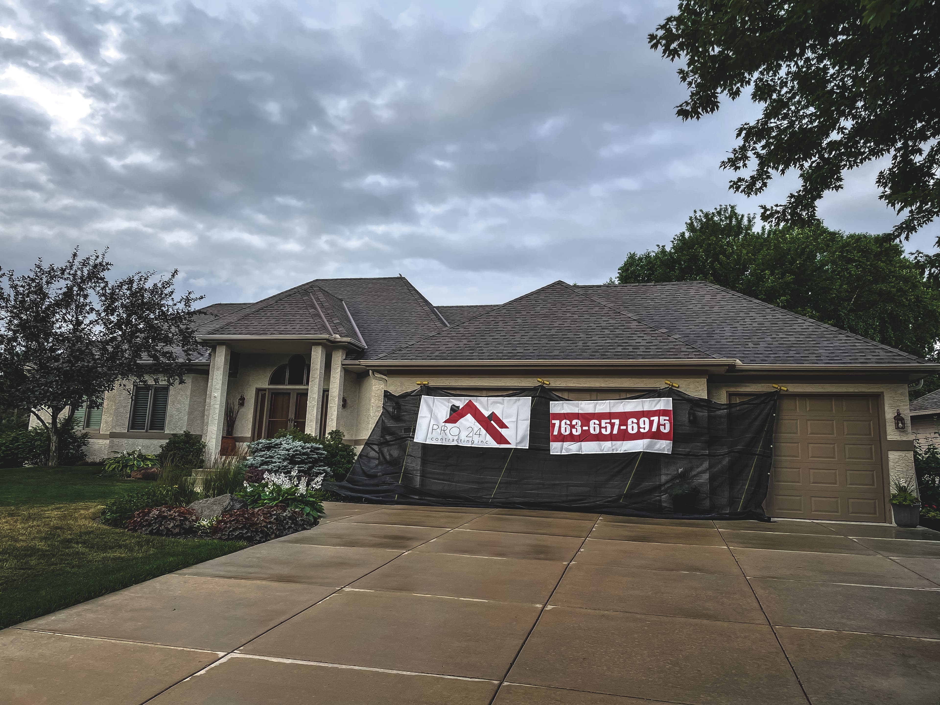 Showroom polyaspartic garage floor in San Antonio TX by My Ultimate Garage